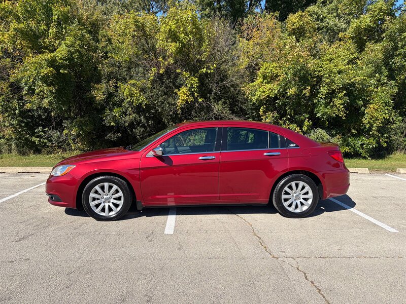 Used 2014 Chrysler 200 Limited w/ Sun/Sound Group FWD image 2