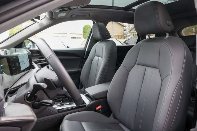 Used 2025 Audi Q5 Premium Plus w/ Premium Plus AWD/4WD image 31