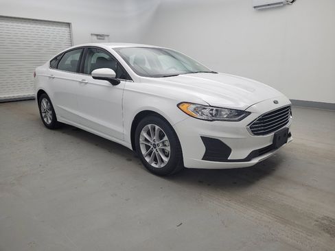 Used 2020 Ford Fusion SE image 11