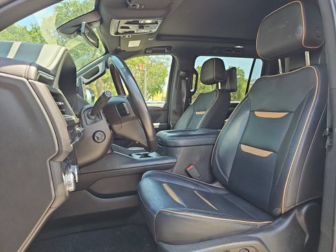 Used 2021 GMC Yukon XL AT4 w/ AT4 Premium Package AWD/4WD image 14