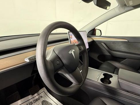 Used 2025 Tesla Model Y Long Range image 6