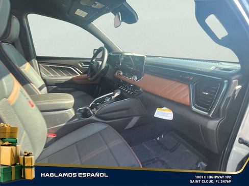 Certified 2025 GMC Canyon AT4 image 30