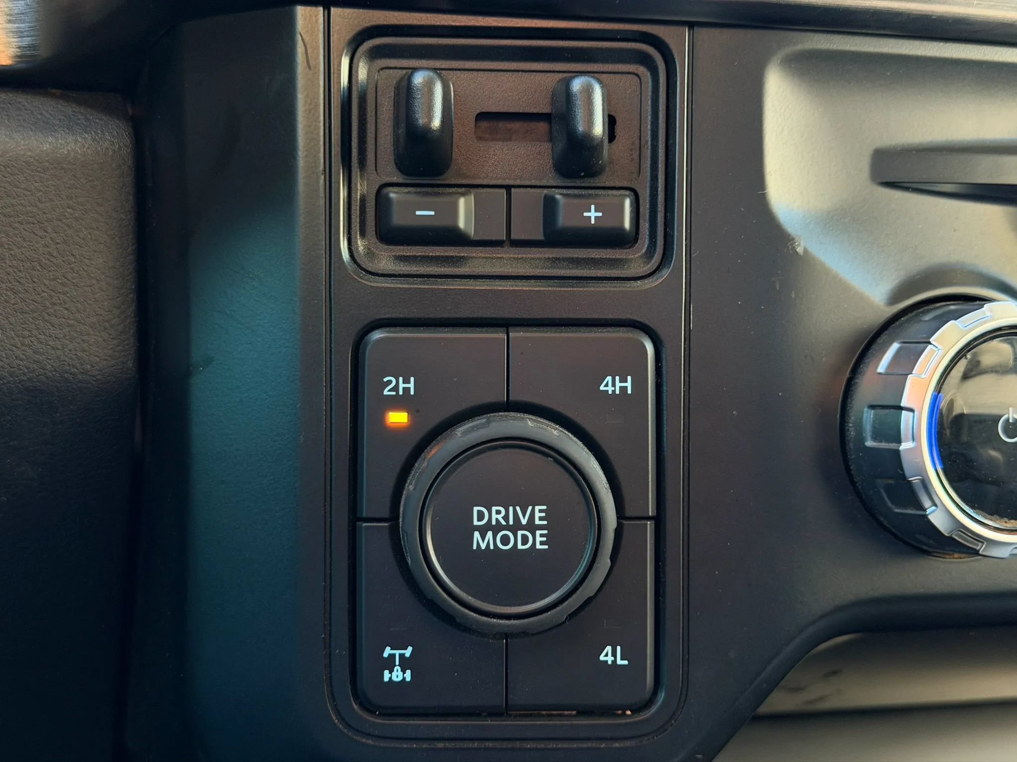 Used 2023 Ford F250 Lariat AWD/4WD image 37