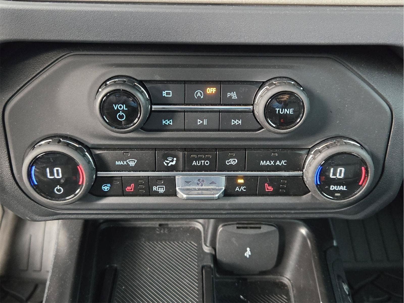 Used 2025 Ford Bronco Outer Banks AWD/4WD image 17