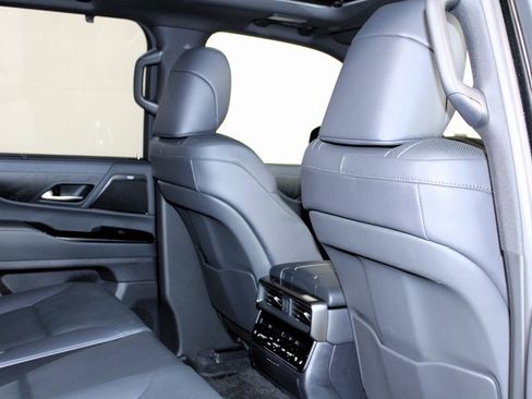 Used 2025 Lexus LX 700h Overtrail image 29