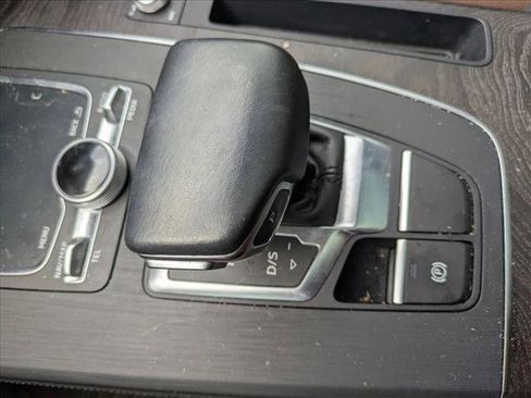 Used 2020 Audi Q5 2.0T Premium Plus w/ Premium Plus Package AWD/4WD image 11