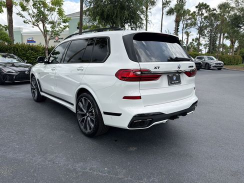 Used 2022 BMW X7 M50i AWD/4WD image 3