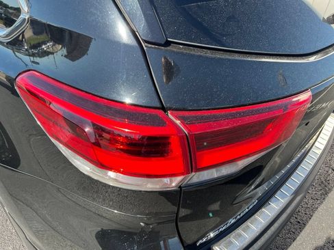 Used 2019 Toyota Highlander Limited AWD/4WD image 19