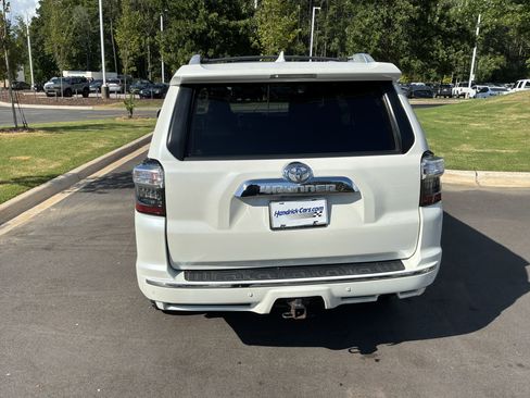 Used 2017 Toyota 4Runner Limited AWD/4WD image 9