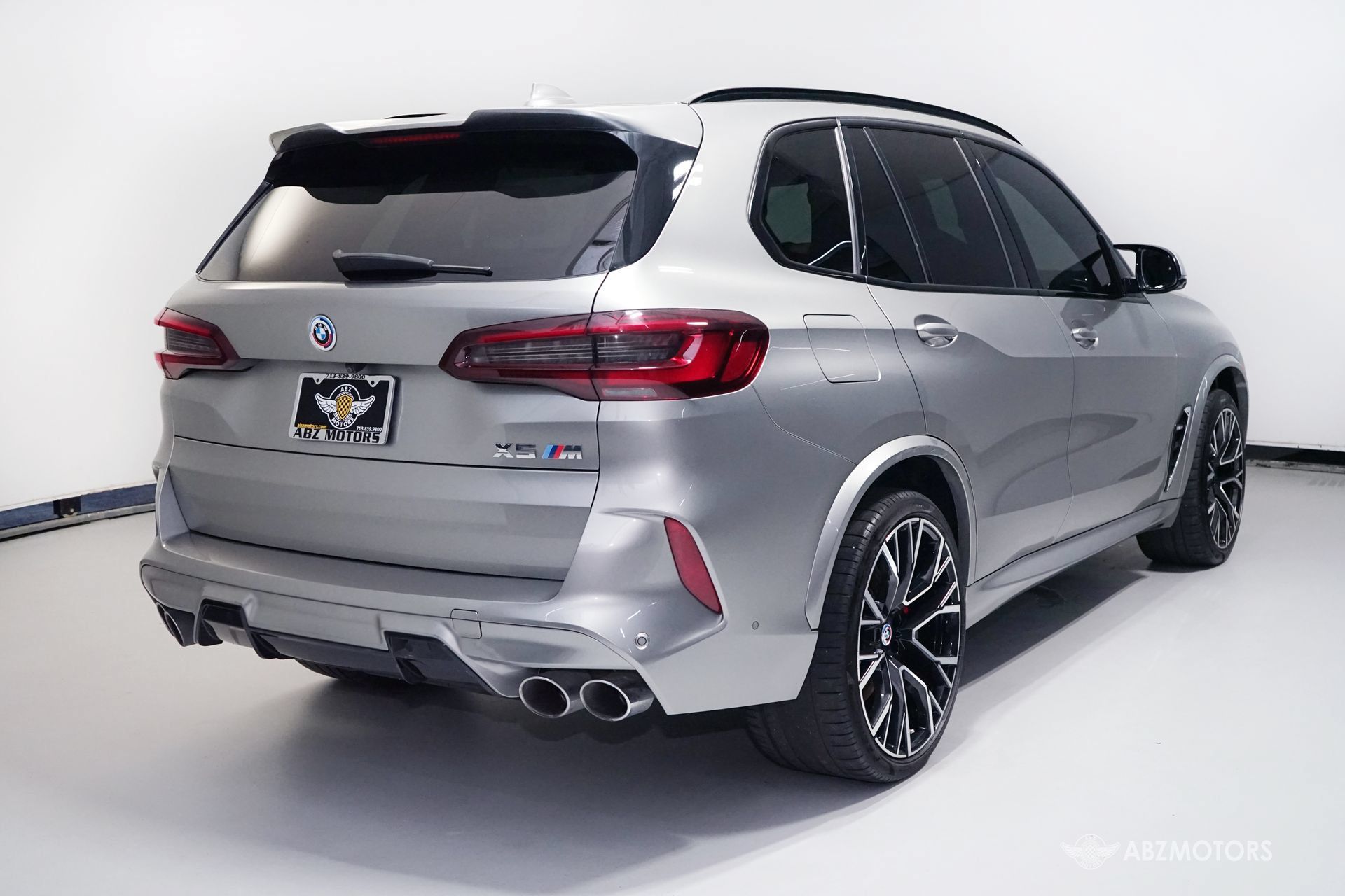 Used 2022 BMW X5 M w/ Executive Package AWD/4WD image 5