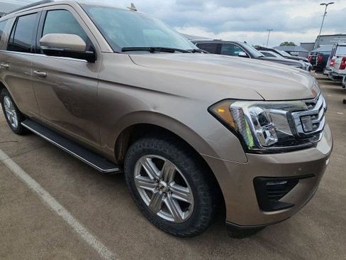 Used 2020 Ford Expedition XLT w/ Equipment Group 202A RWD image 5