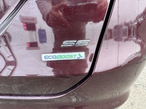Used 2018 Ford Fusion SE w/ Fusion SE Technology Package image 26