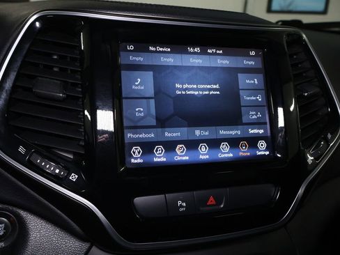 Used 2020 Jeep Cherokee Limited image 33