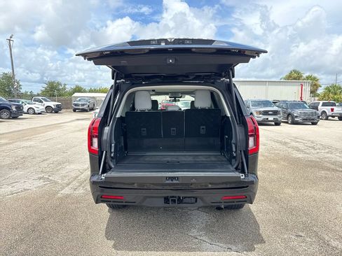 Used 2025 Ford Expedition Active RWD image 34
