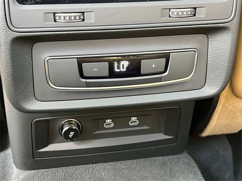 Used 2022 Audi Q7 3.0T Premium Plus image 19