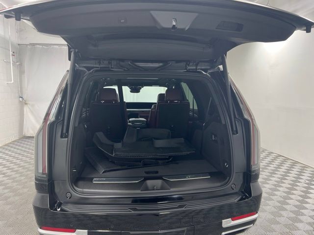 Used 2026 Cadillac Escalade Luxury w/ LPO, Floor Liner Package AWD/4WD image 8