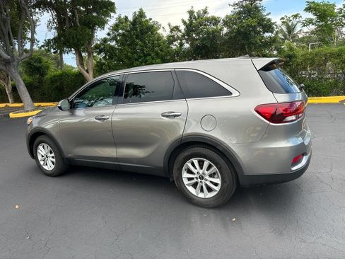 Used 2019 Kia Sorento AWD V6 image 12