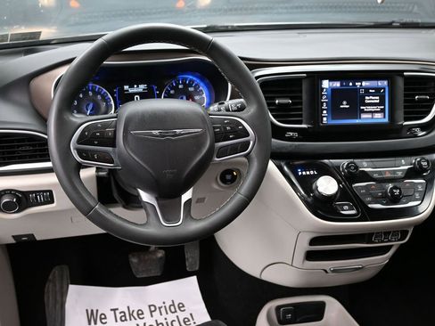 Used 2023 Chrysler Voyager LX FWD image 30