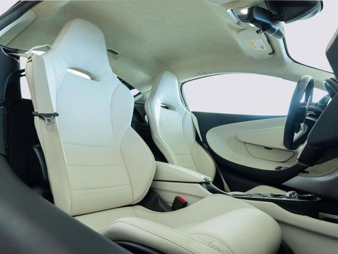 Used 2023 McLaren GT image 14