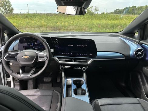 Used 2024 Chevrolet Equinox EV LT AWD/4WD image 19