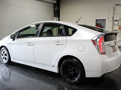 Used 2013 Toyota Prius Two FWD image 5