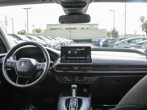 Used 2023 Honda HR-V LX image 17