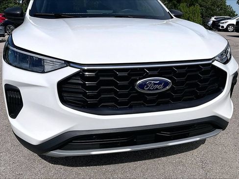 Used 2025 Ford Escape ST-Line w/ Tech Pack #1 FWD image 39