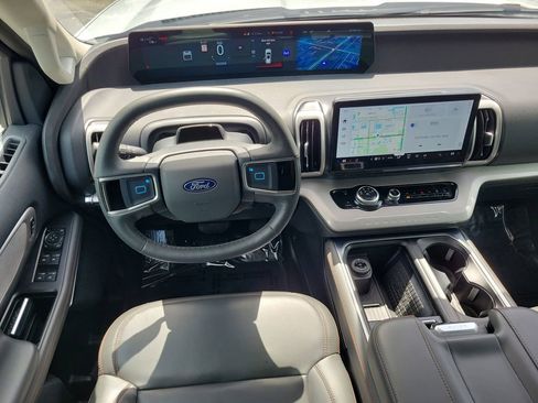 Used 2025 Ford Expedition Max Active AWD/4WD image 20