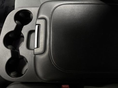 Used 2022 RAM 1500 Classic SLT image 19