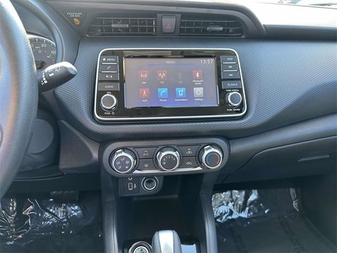 Used 2021 Nissan Kicks S image 16