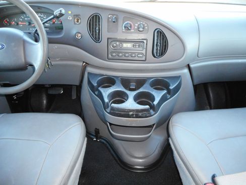Used 2008 Ford E-350 and Econoline 350 Extended Super Duty image 23