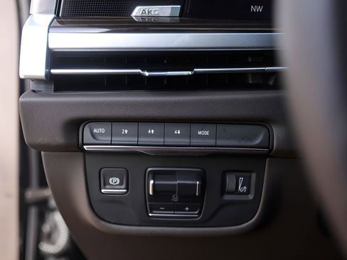 Used 2025 Cadillac Escalade Premium Luxury w/ LPO, Floor Liner Package image 18