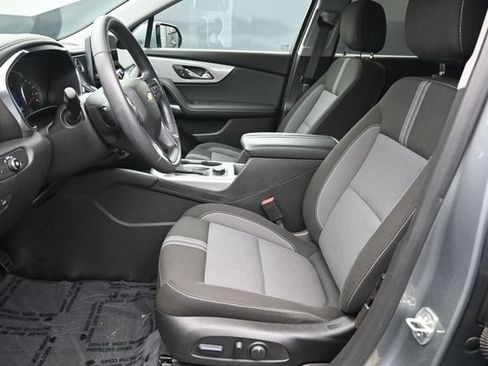 Used 2025 Chevrolet Blazer LT FWD image 12