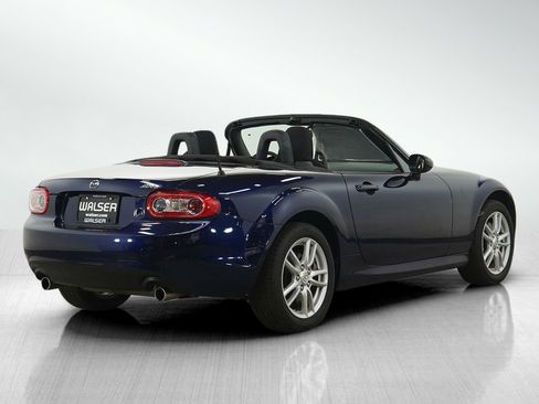 Used 2010 MAZDA MX-5 Miata Sport RWD image 6