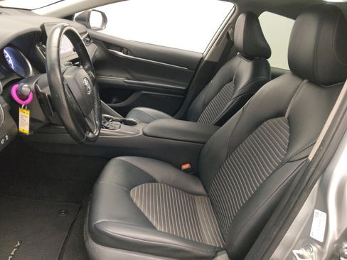 Used 2021 Toyota Camry SE image 17