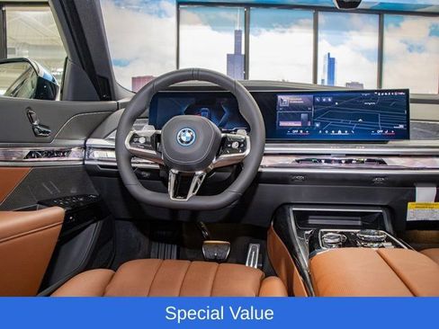Used 2025 BMW 750e xDrive w/ Premium Package AWD/4WD image 17