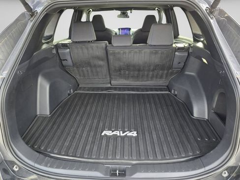 Used 2025 Toyota RAV4 SE w/ Convenience Package AWD/4WD image 29