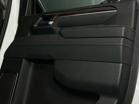 Used 2025 GMC Sierra 3500 SLE image 30