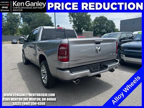 Used 2024 RAM 1500 Laramie AWD/4WD image 6