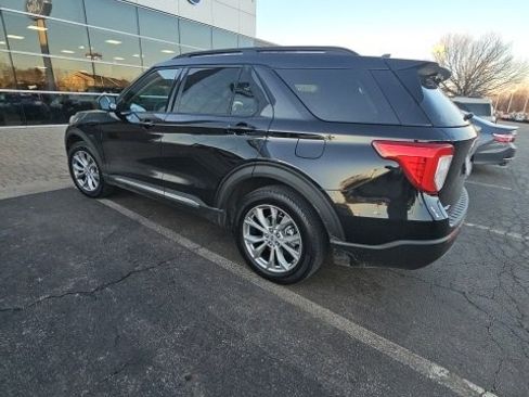 Certified 2023 Ford Explorer XLT w/ Equipment Group 202A image 4