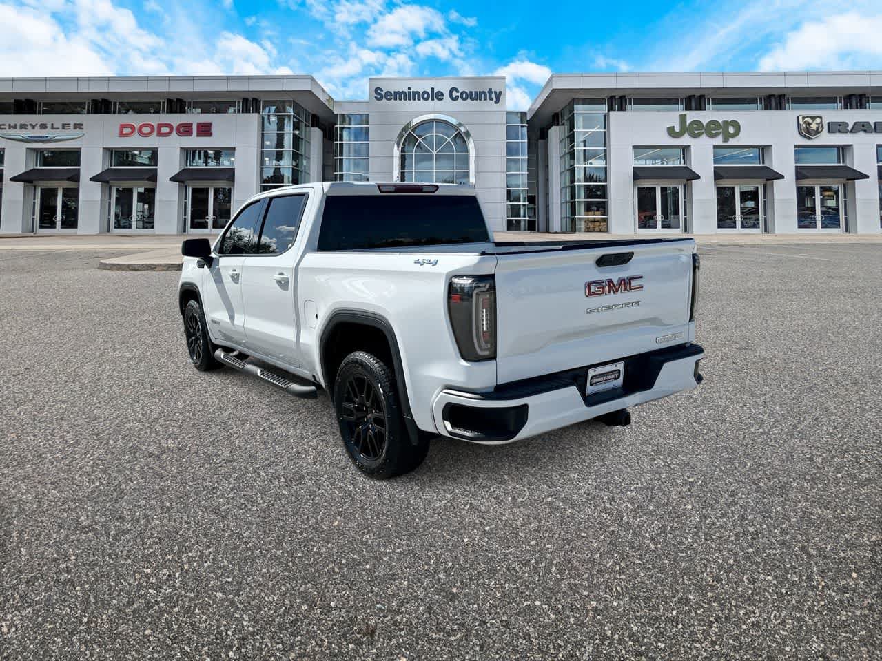 Used 2023 GMC Sierra 1500 Elevation AWD/4WD image 6