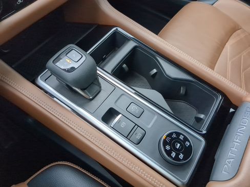 Used 2022 Nissan Pathfinder Platinum w/ Cargo Package image 26