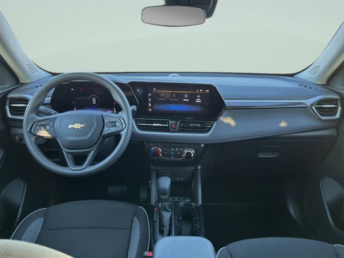 Used 2025 Chevrolet TrailBlazer LT w/ Driver Confidence Package image 25