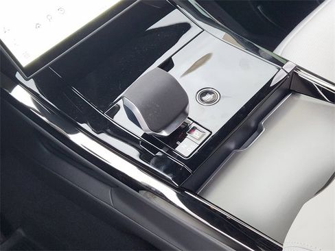 New 2026 Land Rover Range Rover Sport SE image 15