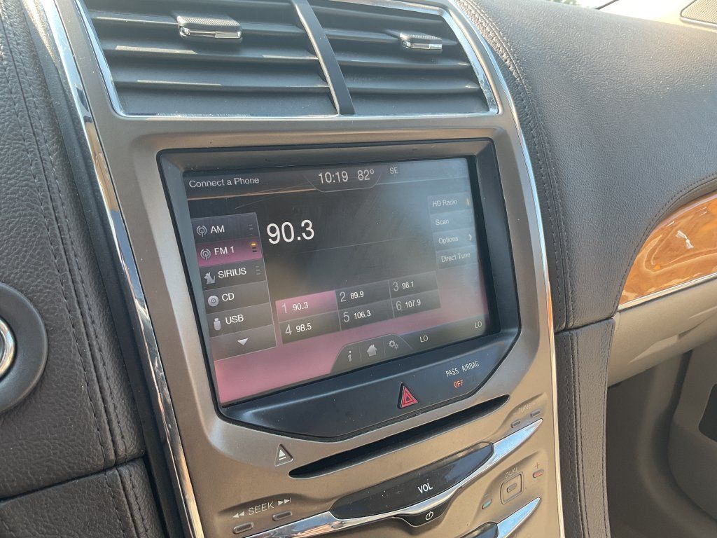 Used 2014 Lincoln MKX FWD w/ Equipment Group 102A image 28