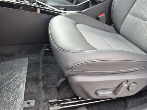 New 2026 Kia Niro Wind FWD image 11