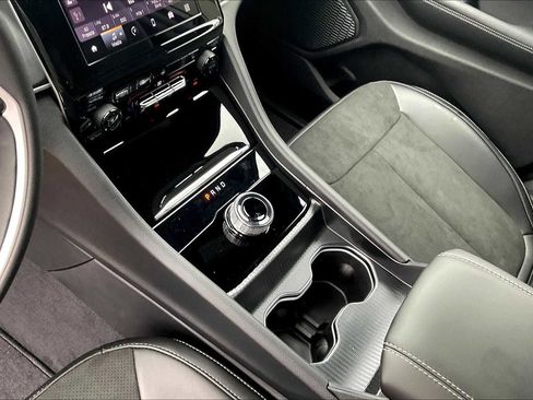 New 2025 Jeep Grand Cherokee Laredo image 7