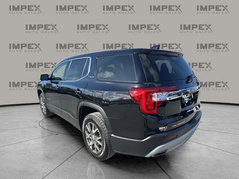 Used 2023 GMC Acadia SLE image 3