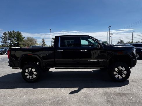 Used 2025 GMC Sierra 2500 Denali Ultimate AWD/4WD image 7