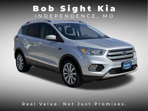 Used 2017 Ford Escape Titanium image 23